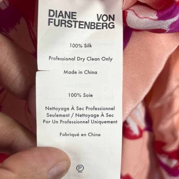 DVF Diane Von Furstenberg Wrap Blouse 100% Silk Floral Size Medium Pink Red Top - Picture 3 of 7